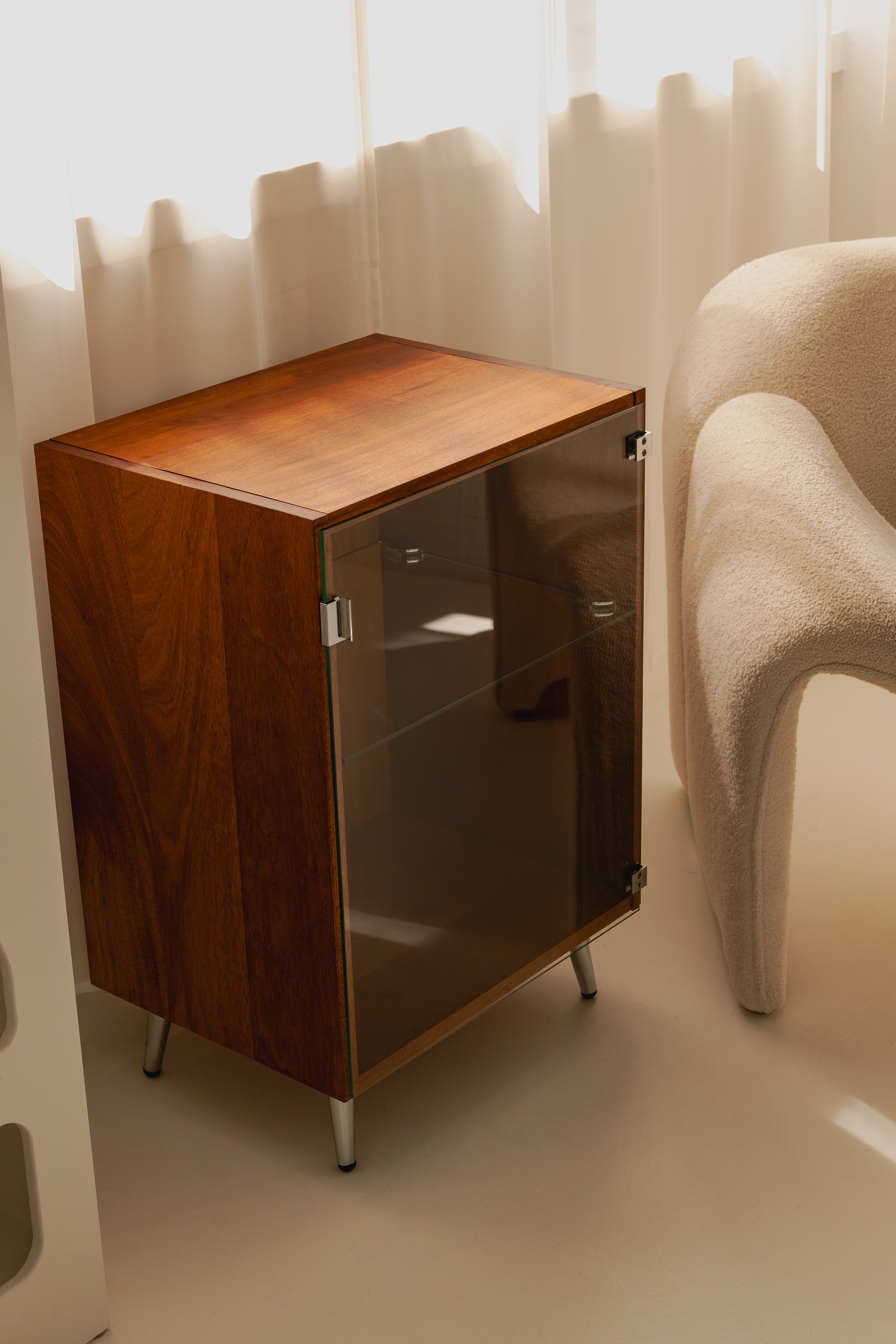 OFONE Cabinet 002